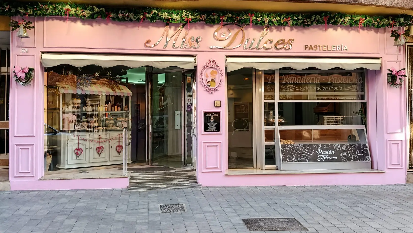 Fachada de Pastelería Miss Dulces en Águilas